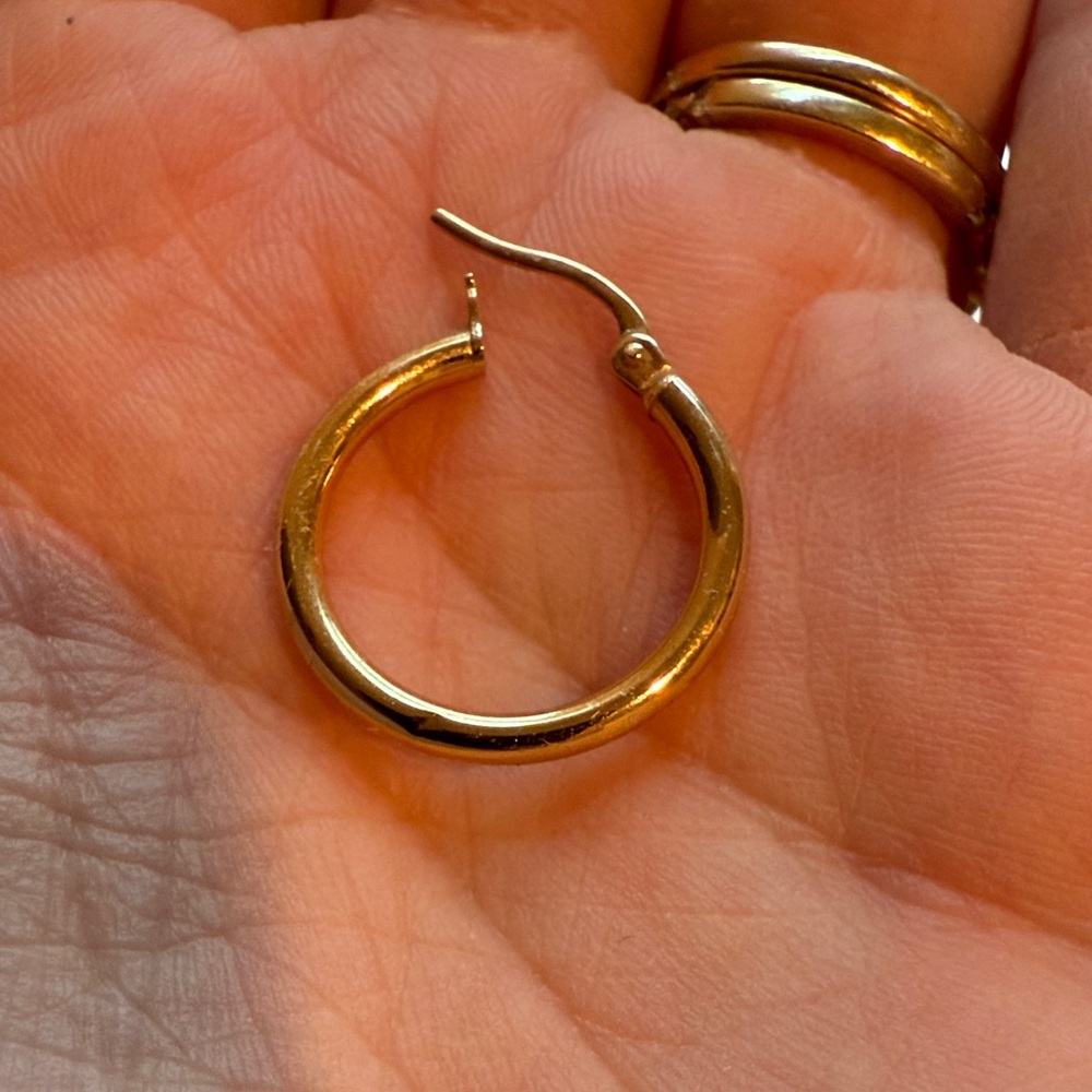 Small bony levy Gold Hoop Earring. ISO